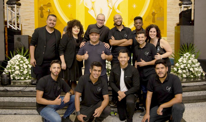 Christian Moraes e integrantes da Banda
